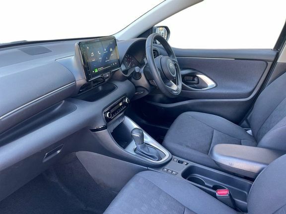 Toyota Yaris Icon Black #5