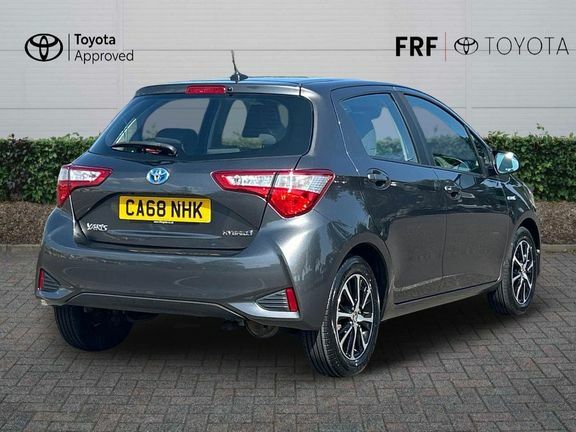 Toyota Yaris Icon Tech 1.5 Hybrid Grey #2