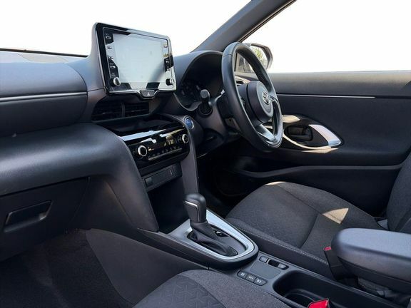Toyota Yaris Cross Design Fwd CE23HWO Black #5