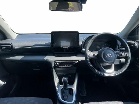 Toyota Yaris Icon Green #6