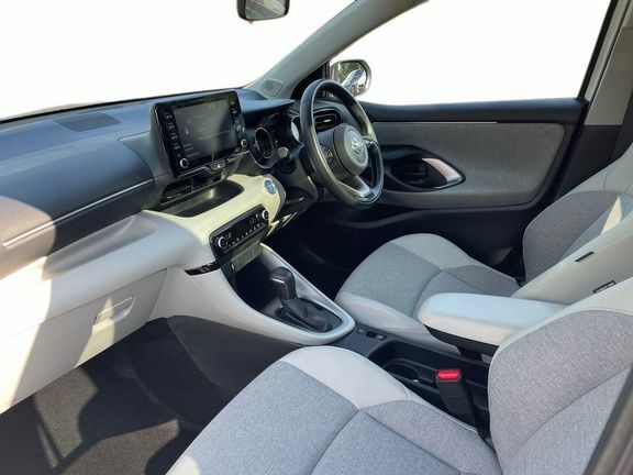 Toyota Yaris Excel 1.5 Hybrid Pan Roof White #5
