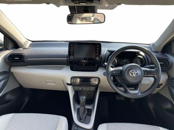 Toyota Yaris Excel 1.5 Hybrid Pan Roof White #6