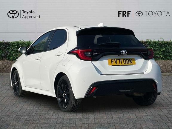Toyota Yaris Excel 1.5 Hybrid Pan Roof White #4