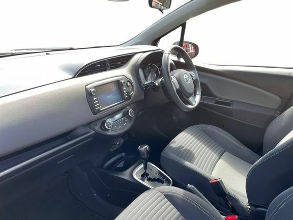 Toyota Yaris 1.5 Vvt-h Icon E-cvt Euro 6 Ss Red #5