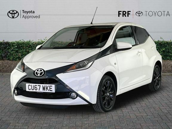 Toyota Aygo X X-style Man White #3