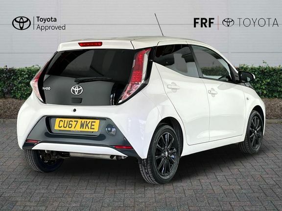 Toyota Aygo X X-style Man White #2