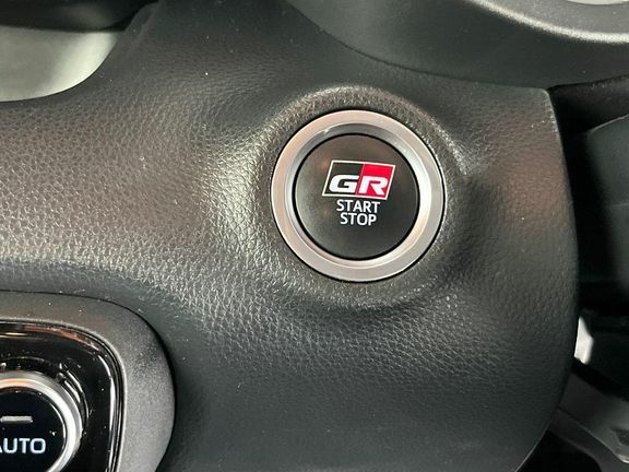 Toyota Yaris Yaris Excel Hev Cvt Silver #16
