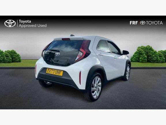 Toyota Aygo X Pure Automatic White #2