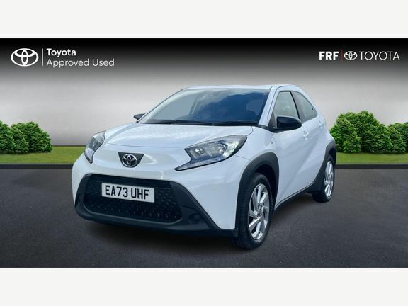Toyota Aygo X Pure Automatic White #3
