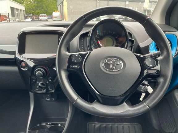 Toyota Aygo X X-pression Red #7