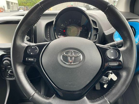 Toyota Aygo X X-pression Red #10