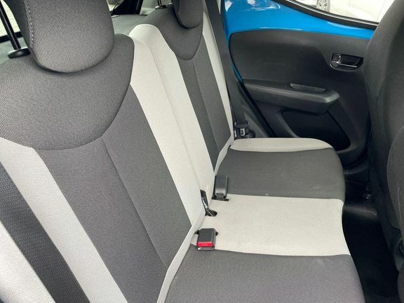 Toyota Aygo X X-pression Red #8