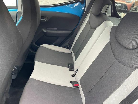 Toyota Aygo X X-pression Red #15
