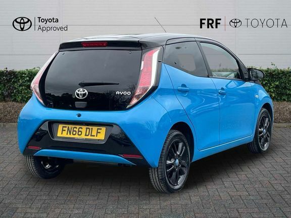 Toyota Aygo X X-cite 2 1.0M Bi-tone #2