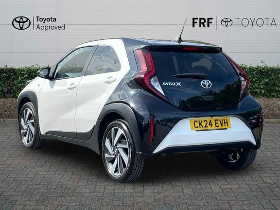 Toyota Aygo X Edge White #4