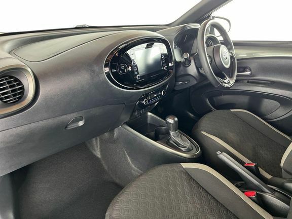Toyota Aygo X Edge Automatic Green #5
