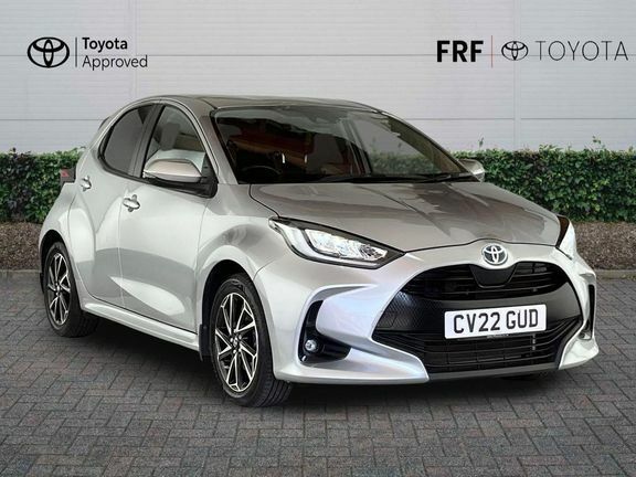 Toyota Yaris Design 1.5 Hybrid Silver