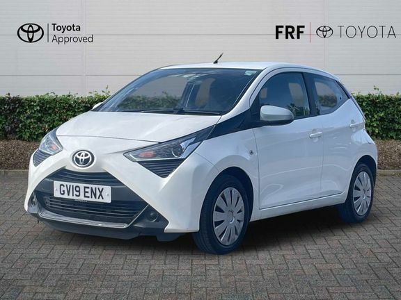 Toyota Aygo X X-play Mmt White #3