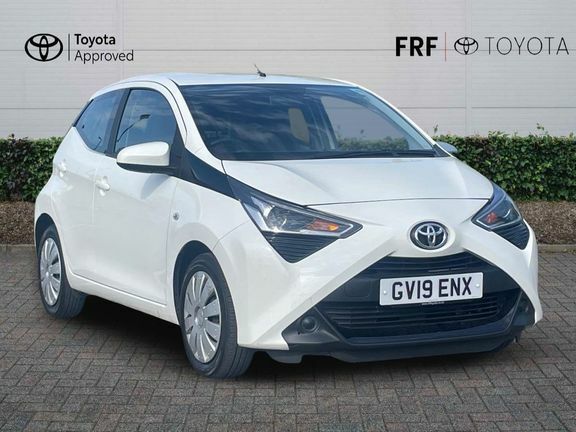Toyota Aygo X X-play Mmt White