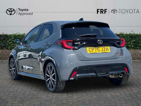 Toyota Yaris Gr Sport Grey #4
