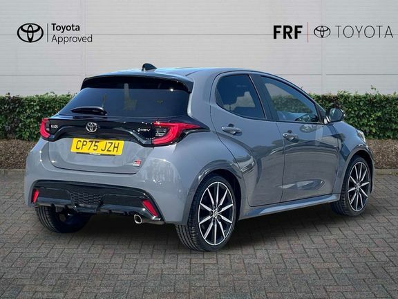 Toyota Yaris Gr Sport Grey #2