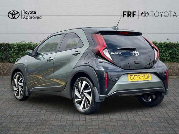 Toyota Aygo X Edge Canvas Roof Green #4