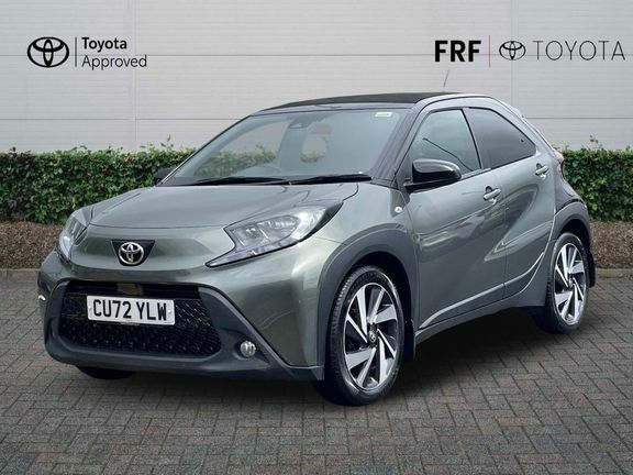 Toyota Aygo X Edge Canvas Roof Green #3