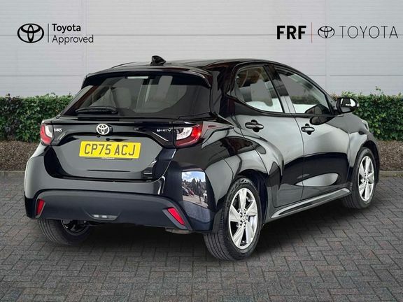 Toyota Yaris Icon Black #2