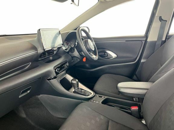 Toyota Yaris Icon Black #5