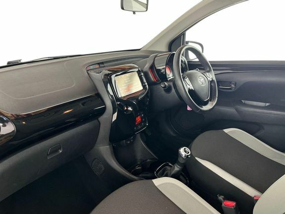 Toyota Aygo X X-press Man Black #5