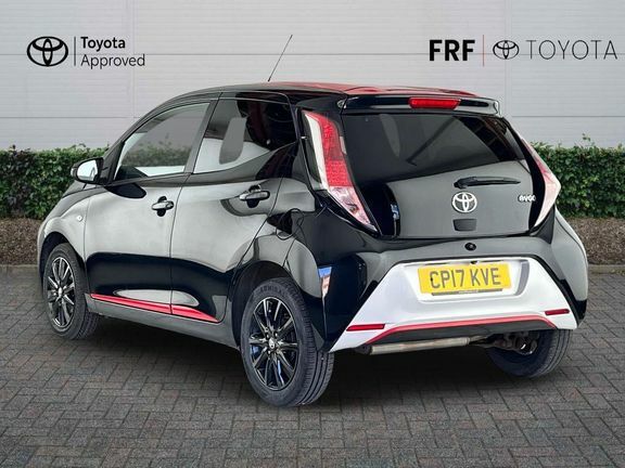 Toyota Aygo X X-press Man Black #4