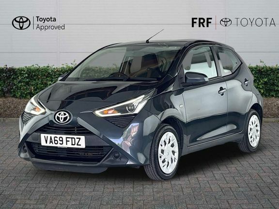 Toyota Aygo X X-play M Grey #3