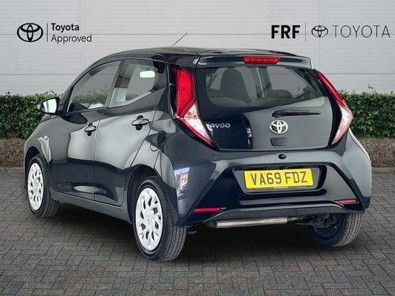 Toyota Aygo X X-play M Grey #4