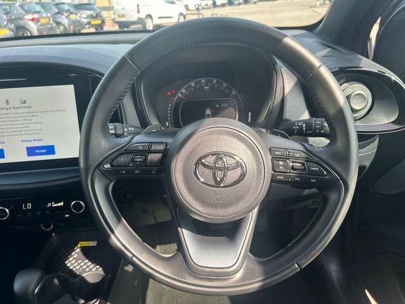 Toyota Aygo X Pure Automatic White #12
