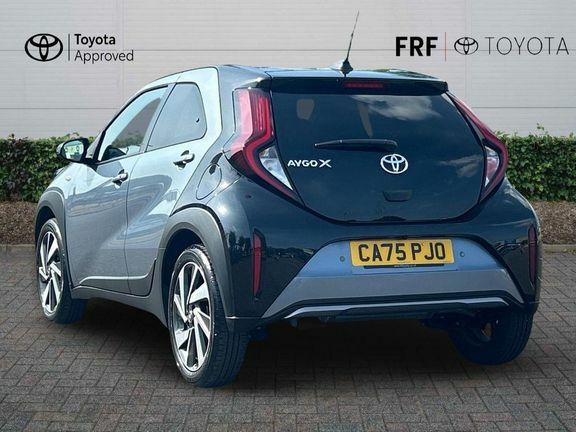 Toyota Aygo X Pure Automatic White #4