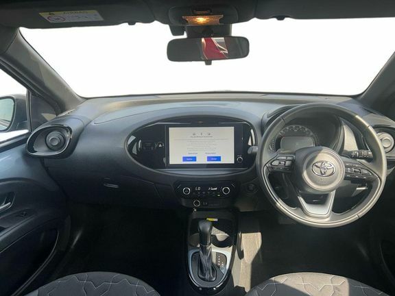 Toyota Aygo X Pure Automatic White #6