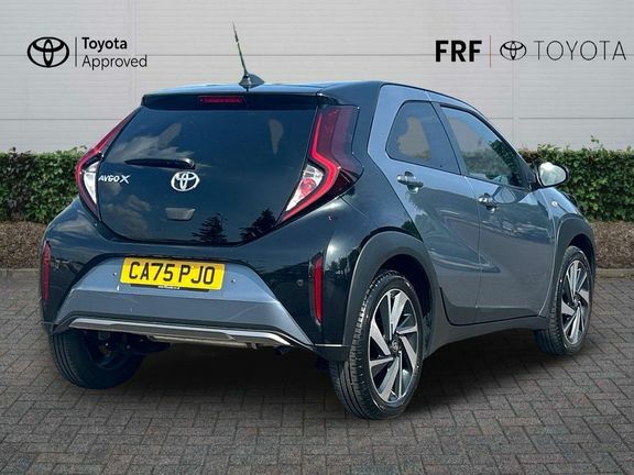 Toyota Aygo X Pure Automatic White #2
