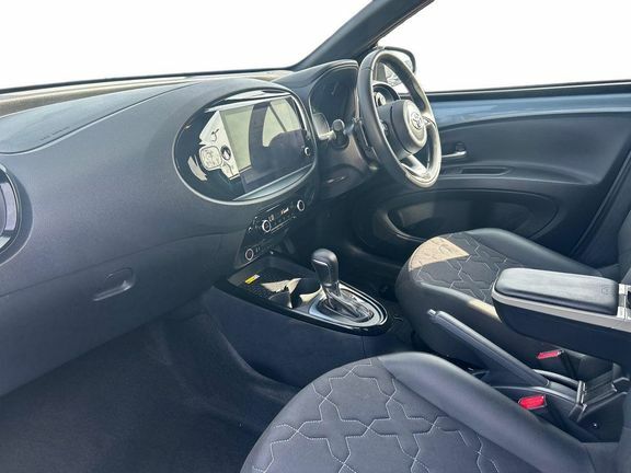 Toyota Aygo X Pure Automatic White #5