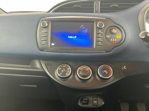Toyota Yaris Icon Tech  #11
