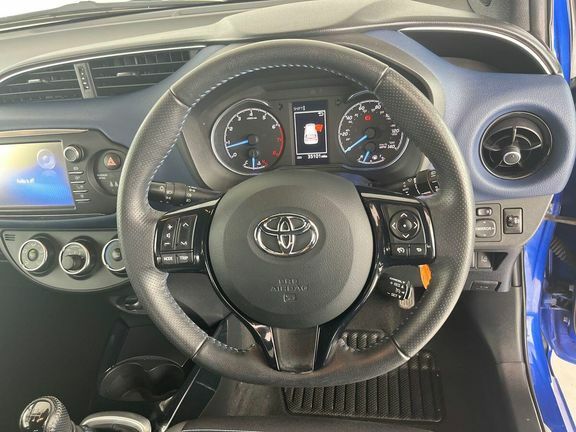 Toyota Yaris Icon Tech  #12