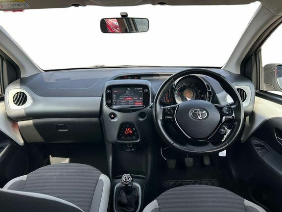 Toyota Aygo X X-trend M White #6