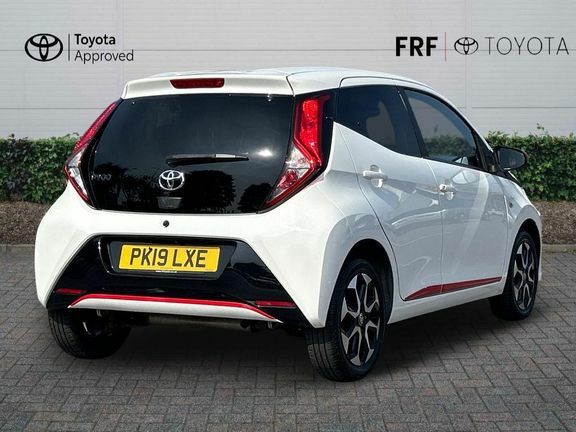 Toyota Aygo X X-trend M White #2