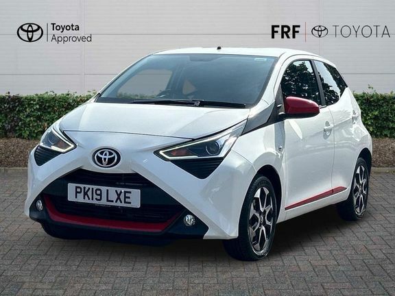 Toyota Aygo X X-trend M White #3