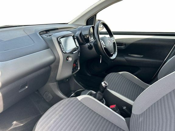 Toyota Aygo X X-trend M White #5