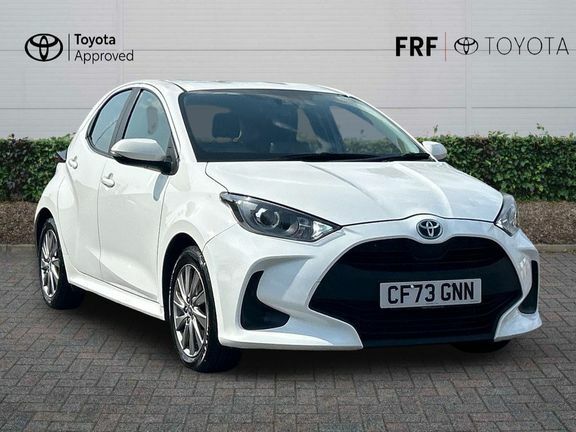 Toyota Yaris Icon White