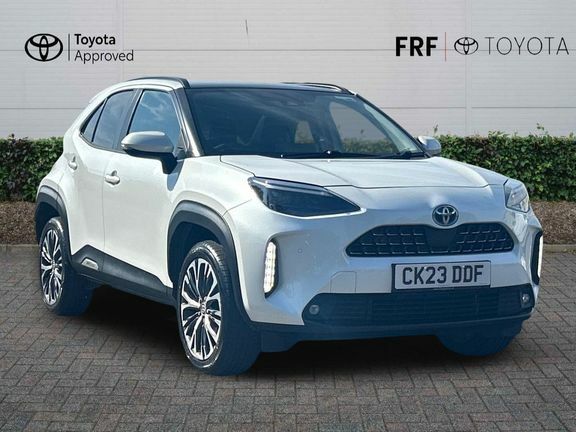 Toyota Yaris Cross Excel Fwd Pan Roof White
