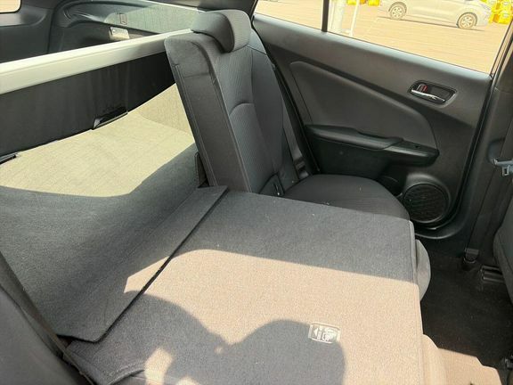 Toyota Prius+ Business Edition Plus White #18