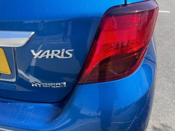 Toyota Yaris Hatchback Brown #31