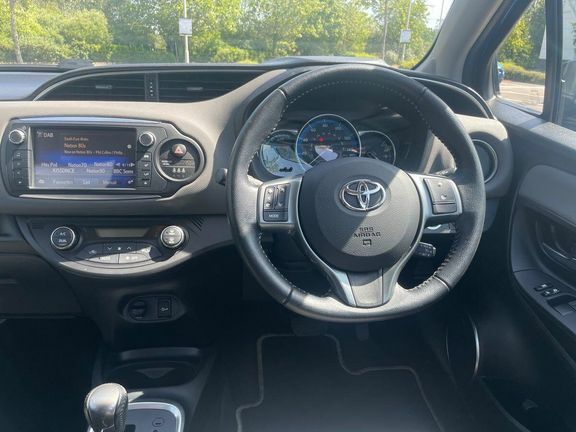 Toyota Yaris Hatchback Brown #7