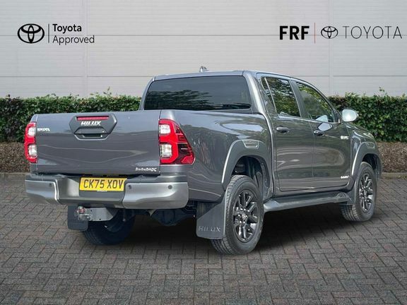 Toyota HILUX Invincible X Dc 2.8 Hybrid 48V Grey #2